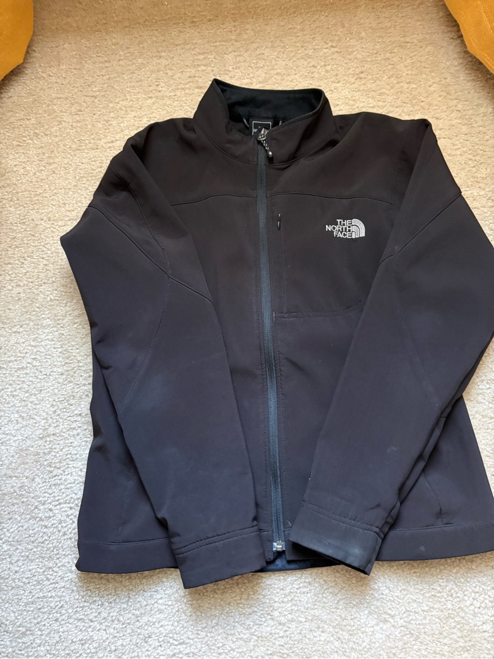 The North Face Women's Black Full-Zip Softshell Jacket
